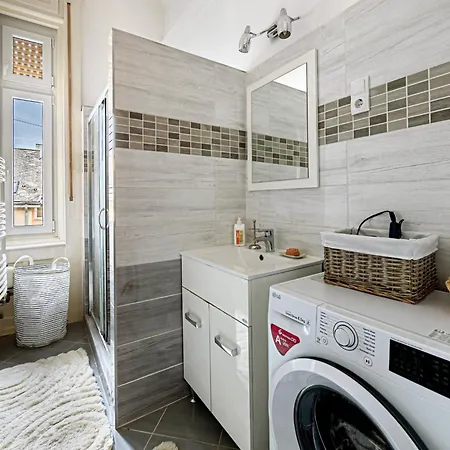Apartment Relaxing Feeling In Nice Area Budapest
