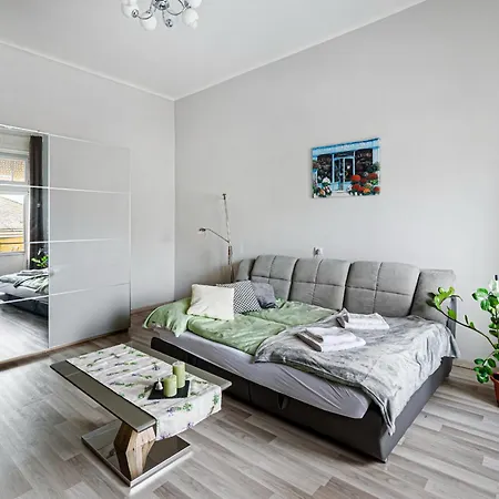 Relaxing Feeling In Nice Area Apartment