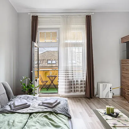 Relaxing Feeling In Area Apartment