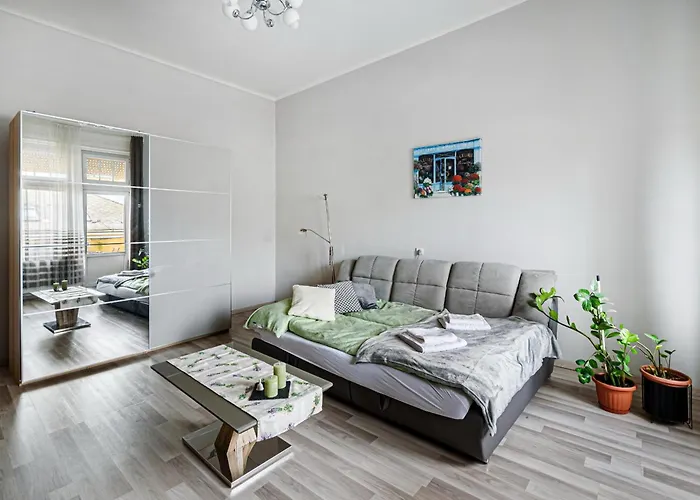 Relaxing Feeling In Area Apartment